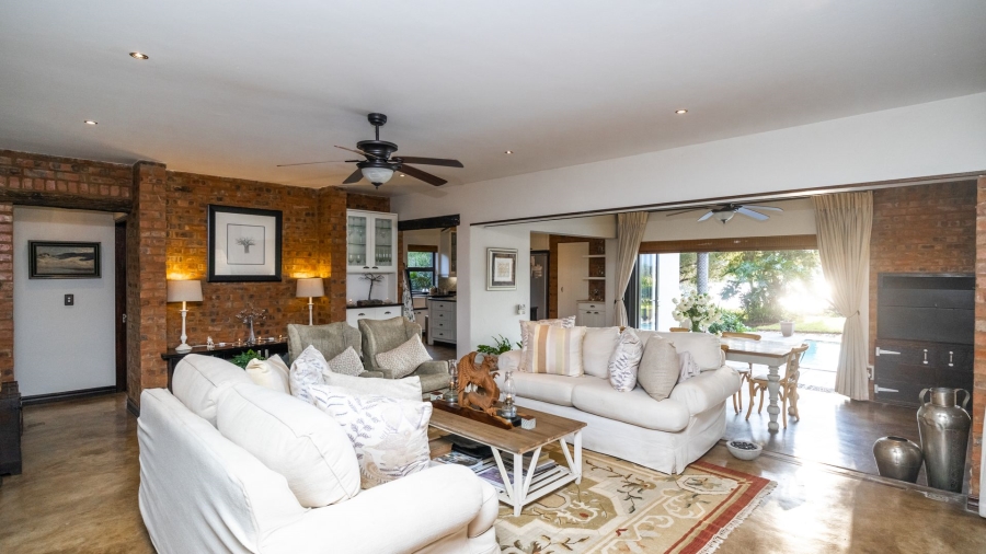 3 Bedroom Property for Sale in The Coves North West